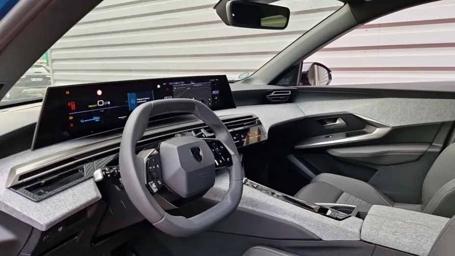 PEUGEOT 3008 -