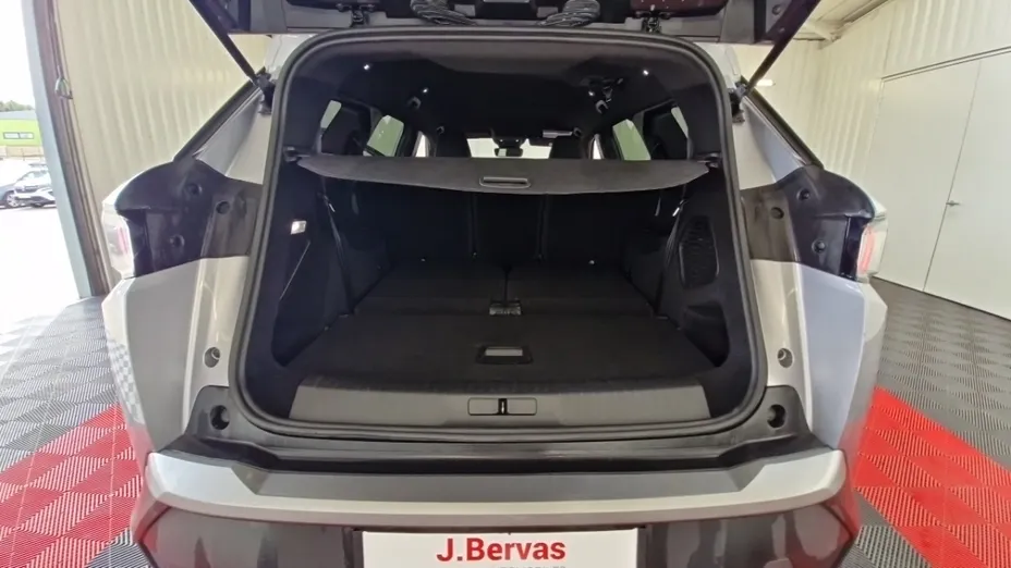 PEUGEOT 5008 -