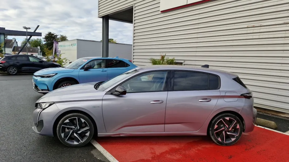 PEUGEOT 308 -