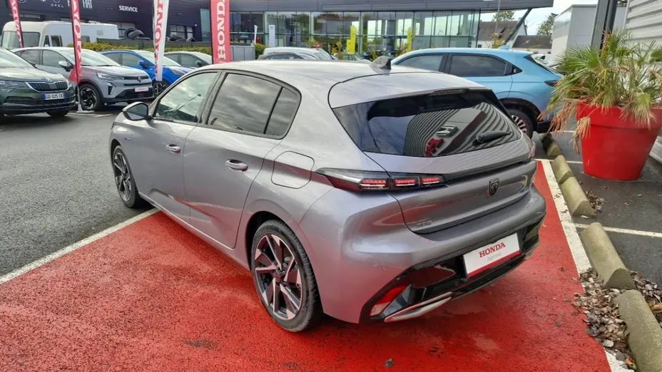 PEUGEOT 308 -