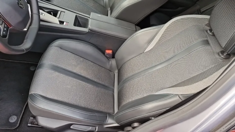 PEUGEOT 308 -