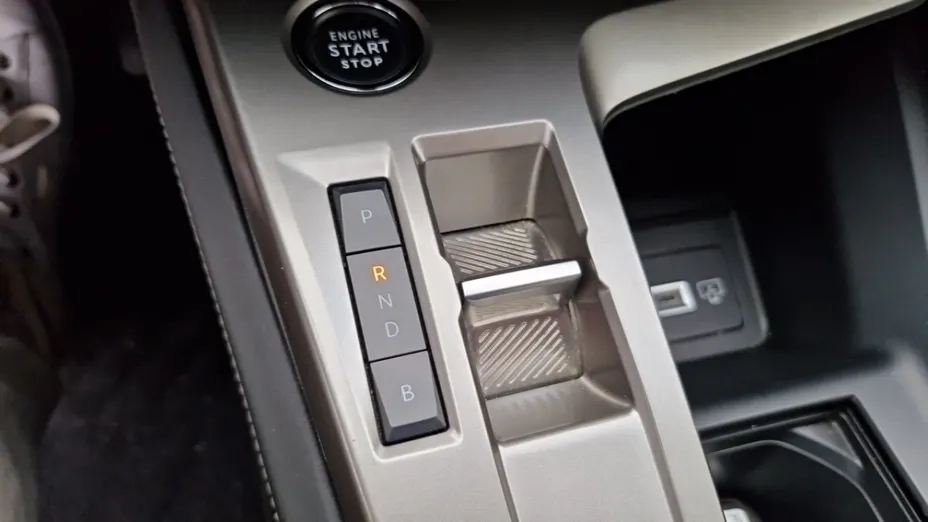 PEUGEOT 308 -