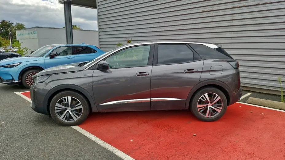 PEUGEOT 3008 -