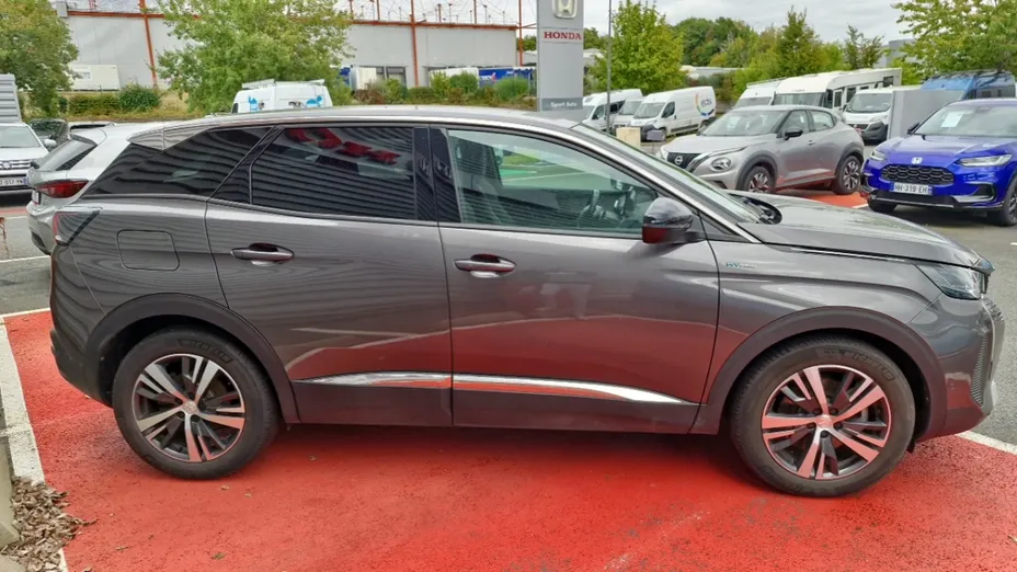 PEUGEOT 3008 -