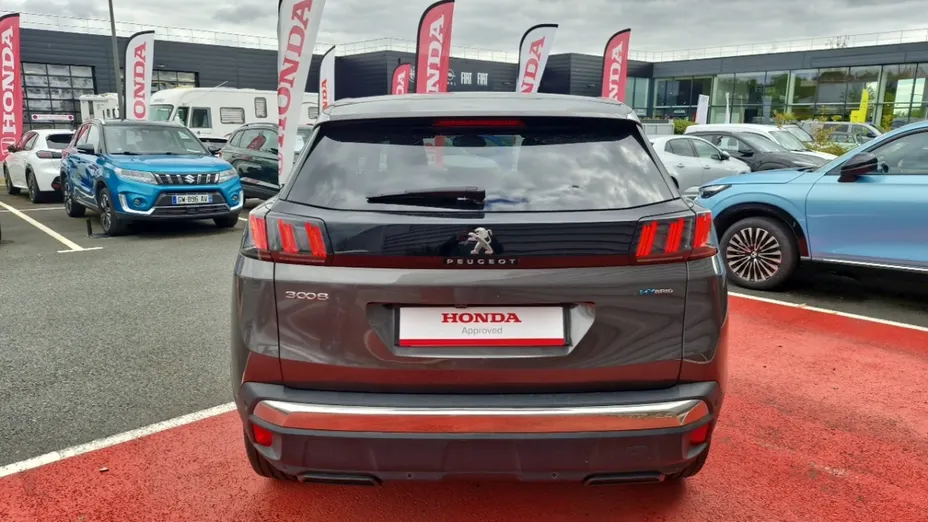 PEUGEOT 3008 -