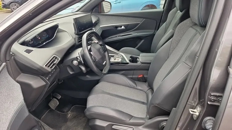 PEUGEOT 3008 -