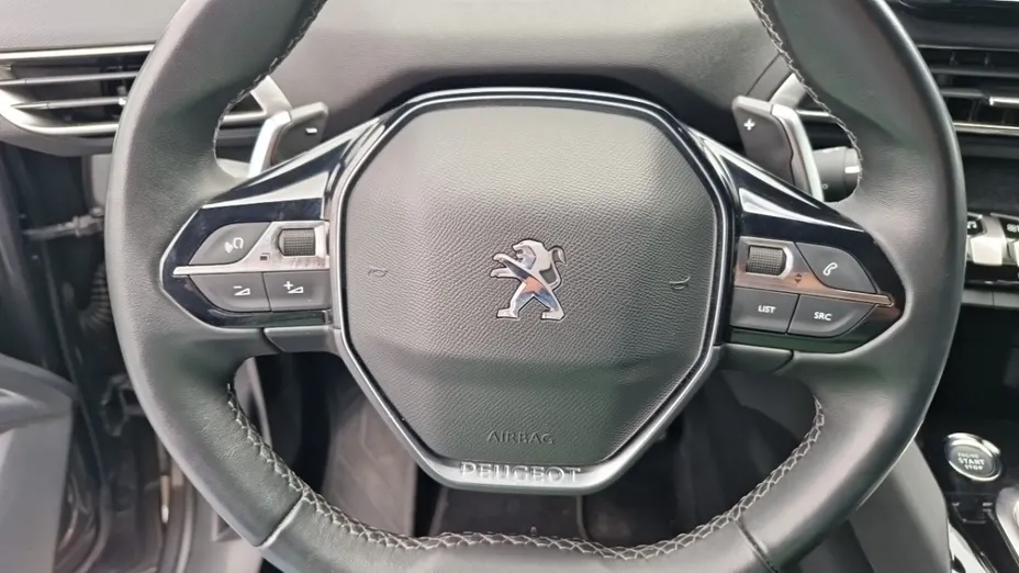 PEUGEOT 3008 -