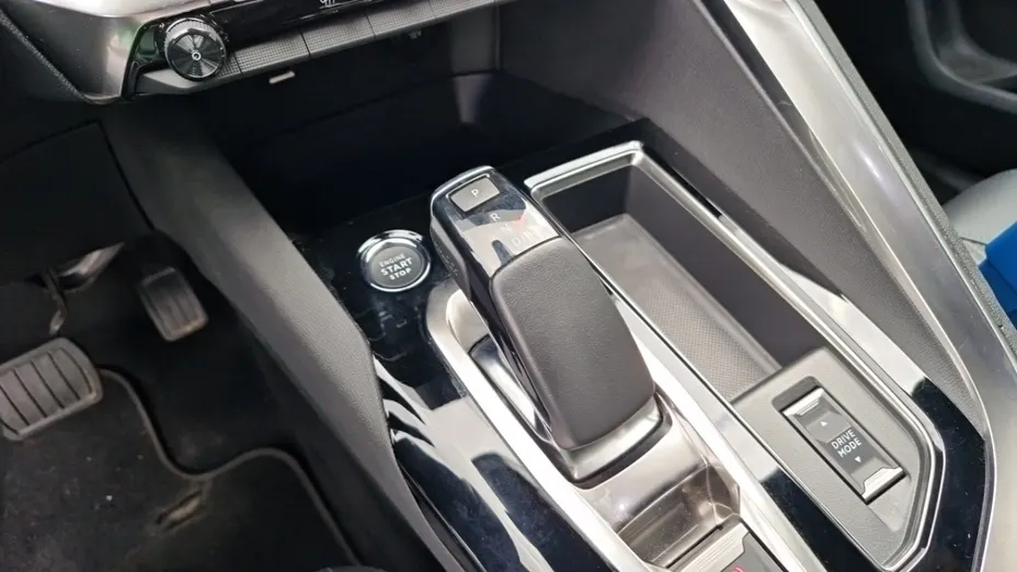 PEUGEOT 3008 -