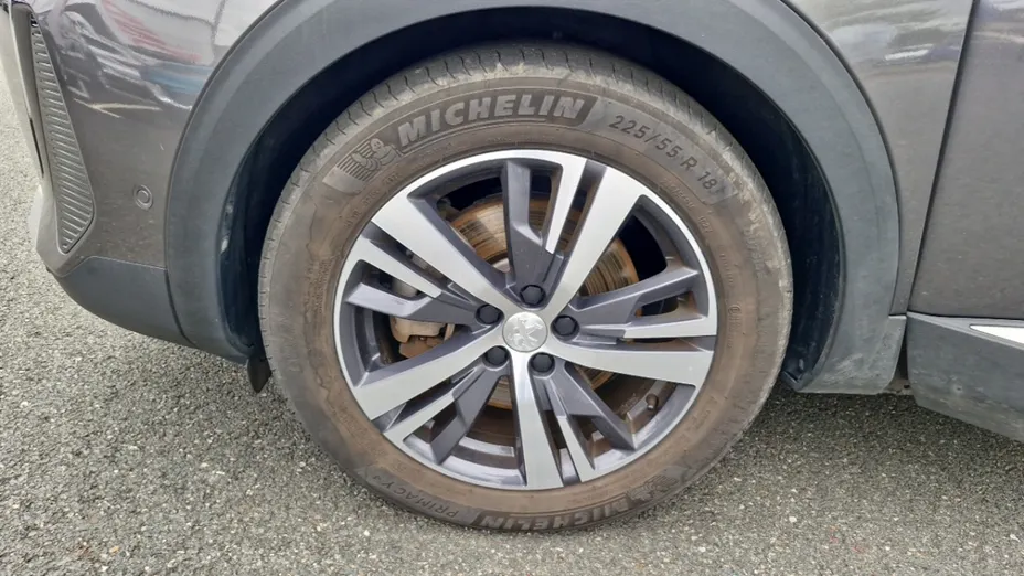 PEUGEOT 3008 -
