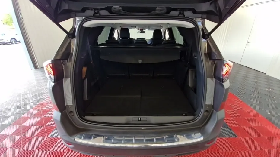 PEUGEOT 5008 -