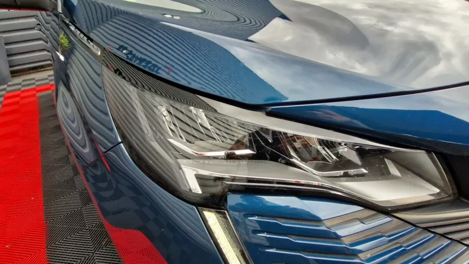 PEUGEOT 5008 -