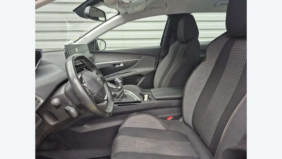 PEUGEOT 3008 -
