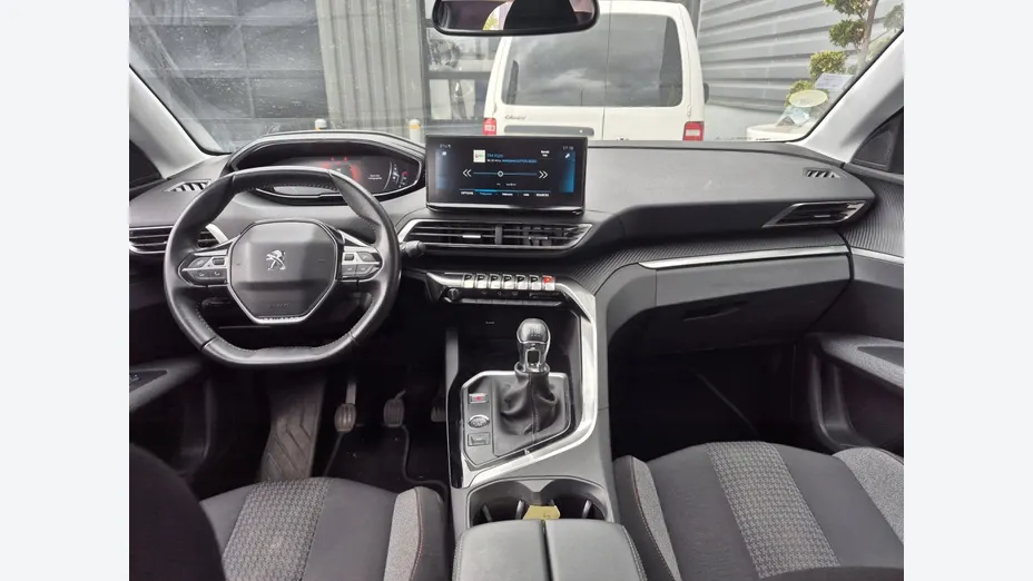 PEUGEOT 3008 -