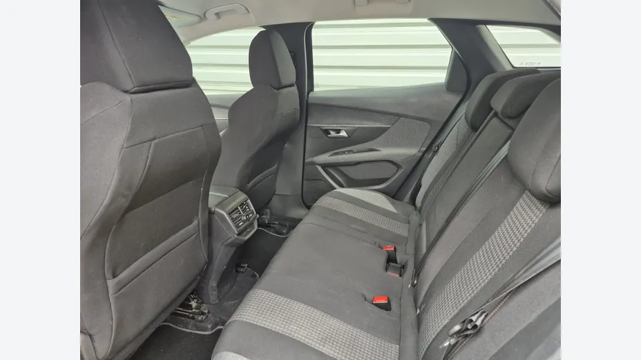 PEUGEOT 3008 -