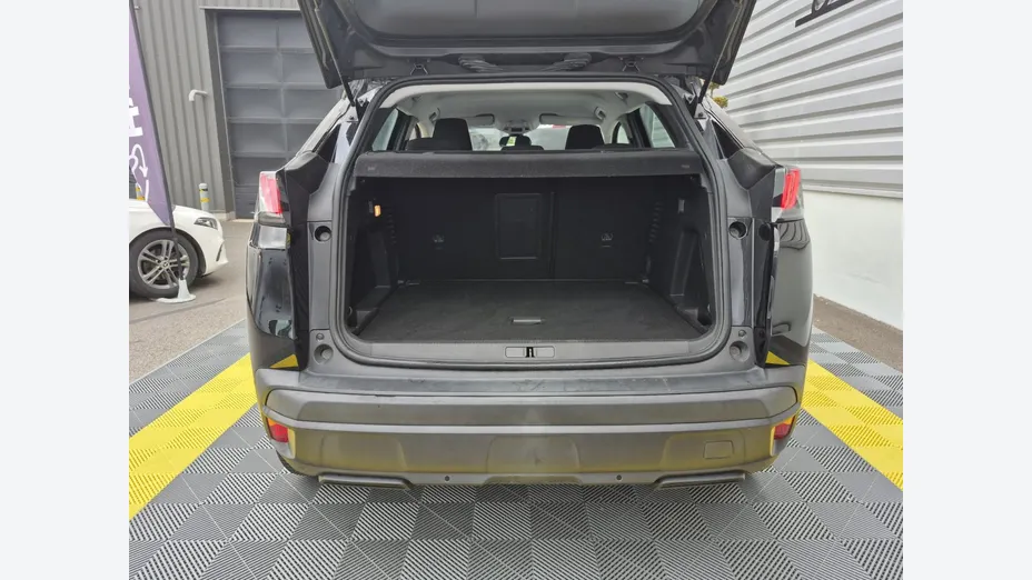 PEUGEOT 3008 -