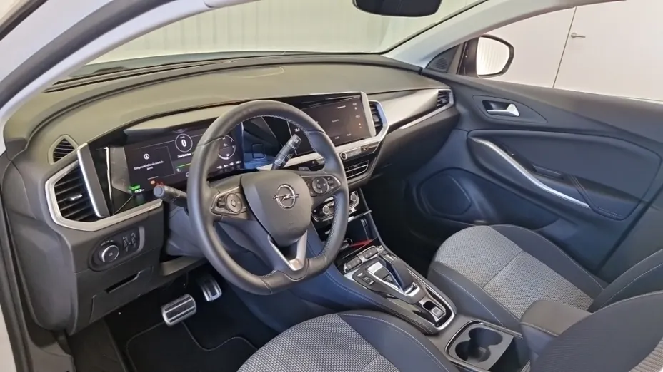 OPEL Grandland -