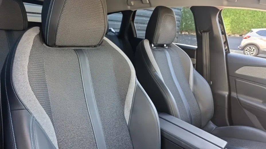 PEUGEOT 308 -