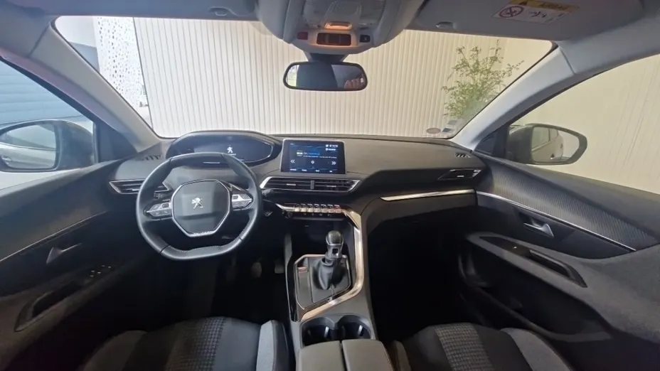 PEUGEOT 3008 -