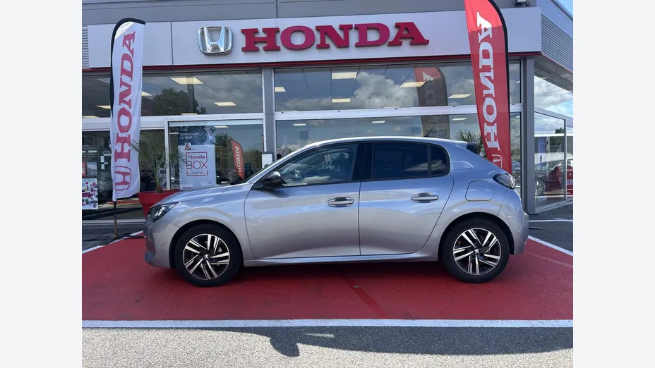 PEUGEOT 208 -