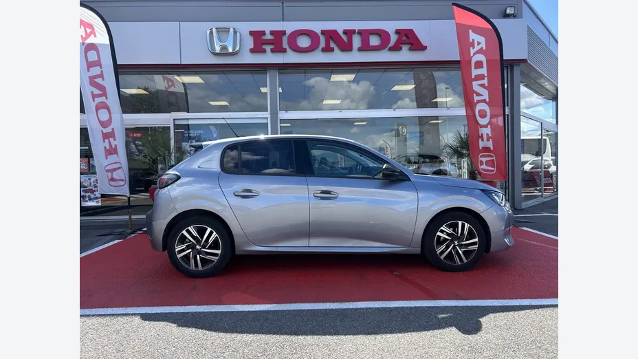 PEUGEOT 208 -