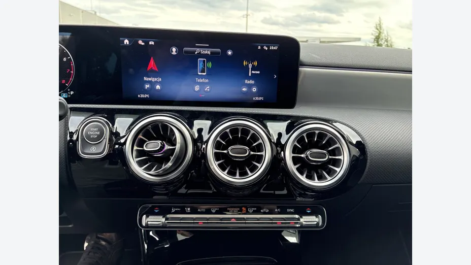 MERCEDES-BENZ A Klasa A 220 4-Matic AMG Line 8G-DCT