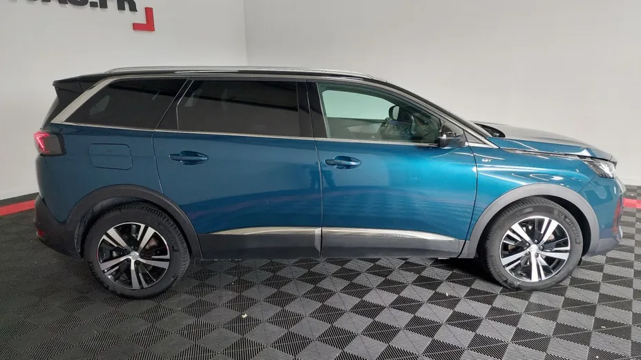 PEUGEOT 5008 -