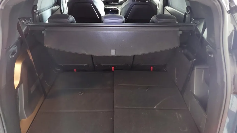 PEUGEOT 5008 -