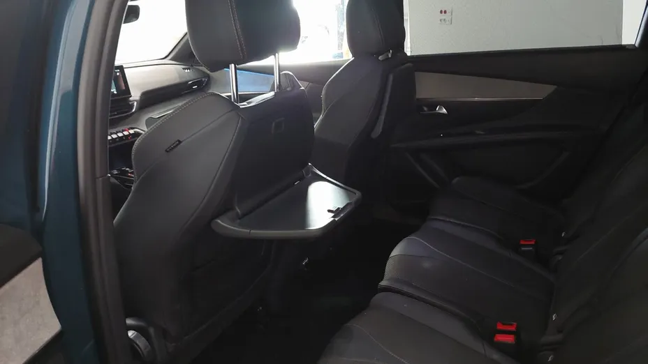 PEUGEOT 5008 -