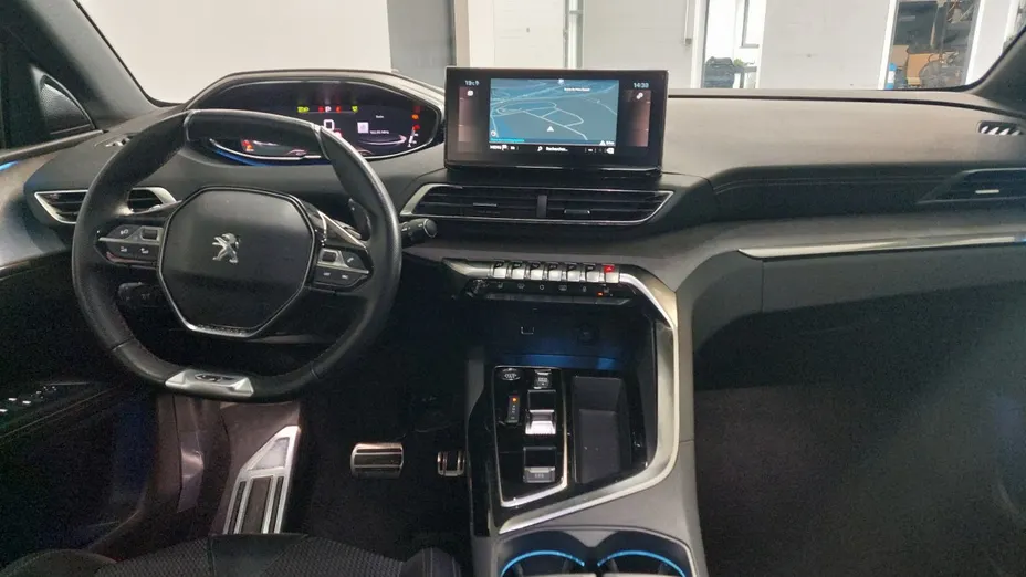PEUGEOT 5008 -