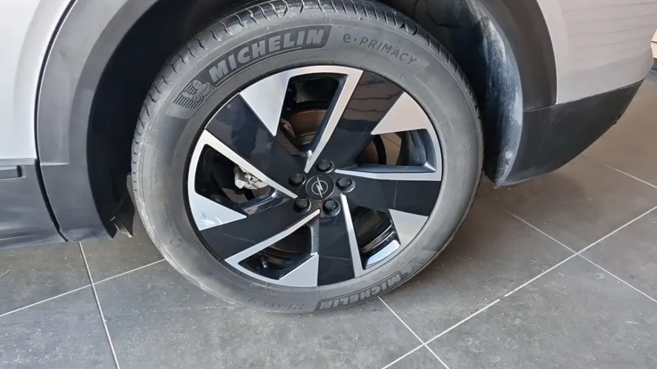 OPEL Grandland -
