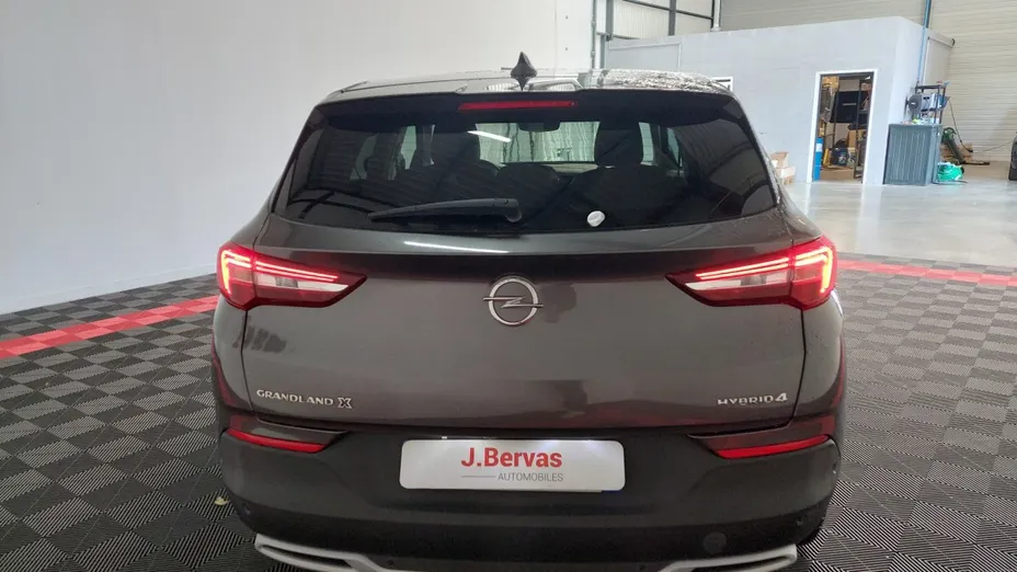 OPEL Grandland X -