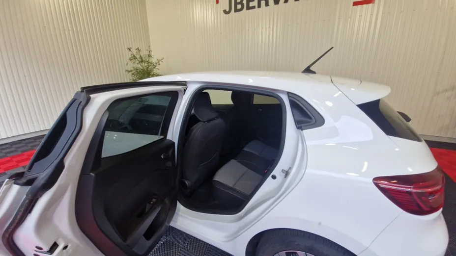 RENAULT Clio -