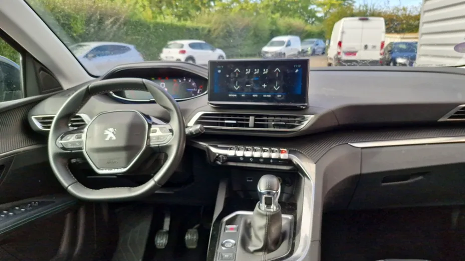 PEUGEOT 3008 -