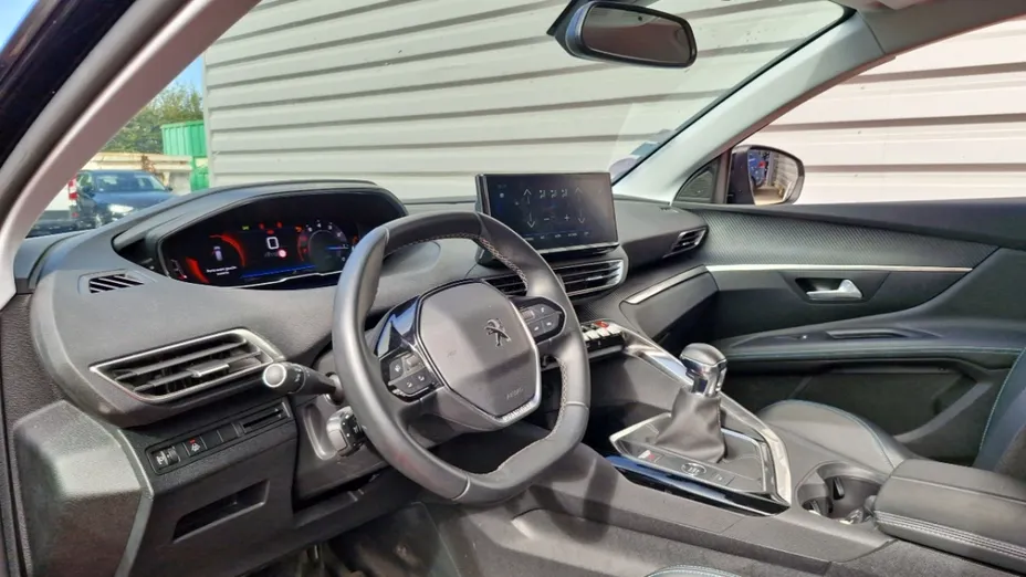 PEUGEOT 3008 -