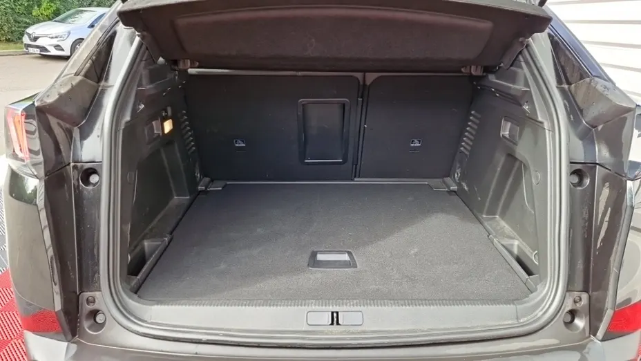 PEUGEOT 3008 -