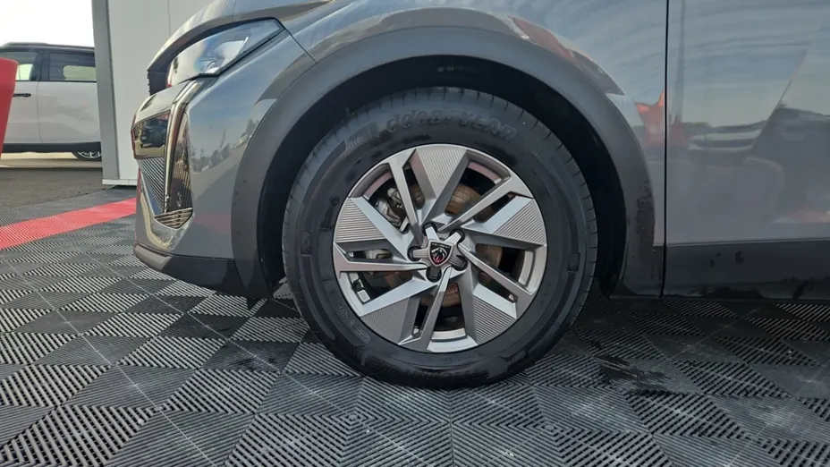 PEUGEOT 408 -