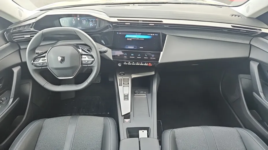 PEUGEOT 408 -