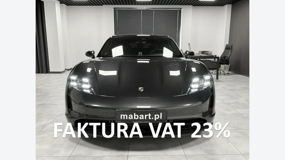 PORSCHE Taycan -