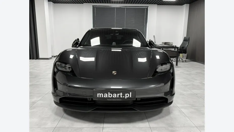 PORSCHE Taycan -