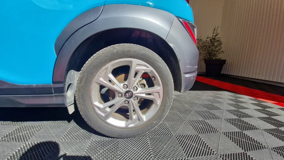HYUNDAI Kona -