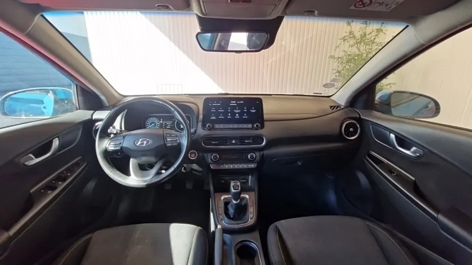 HYUNDAI Kona -