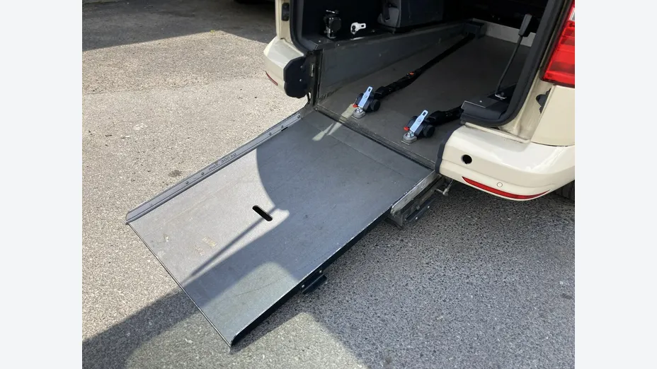 VOLKSWAGEN Caddy -