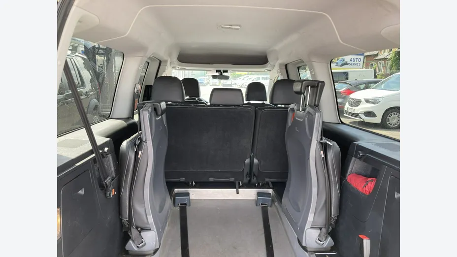 VOLKSWAGEN Caddy -
