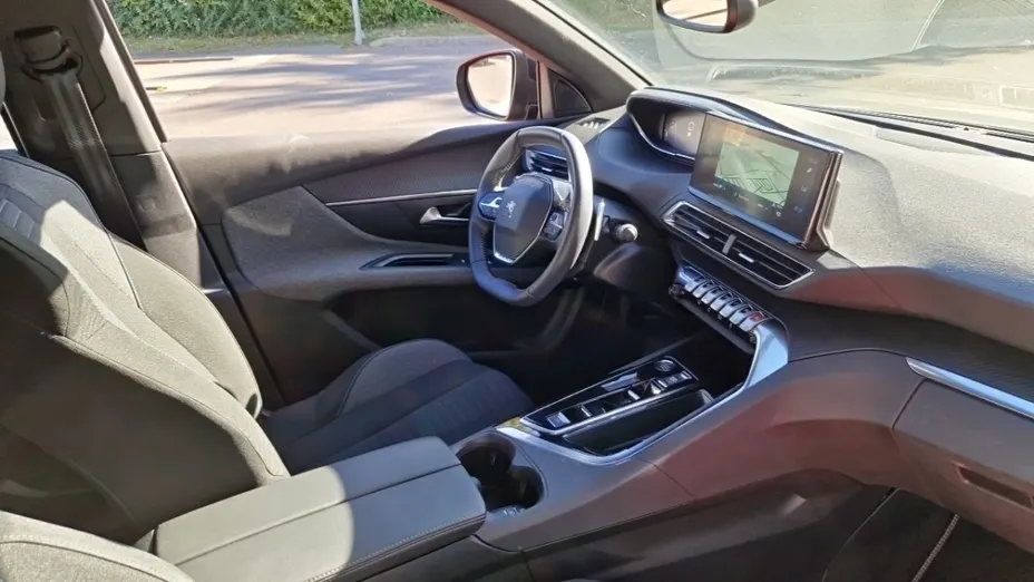 PEUGEOT 5008 -