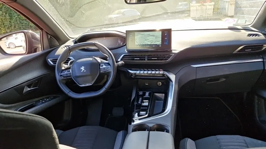 PEUGEOT 5008 -