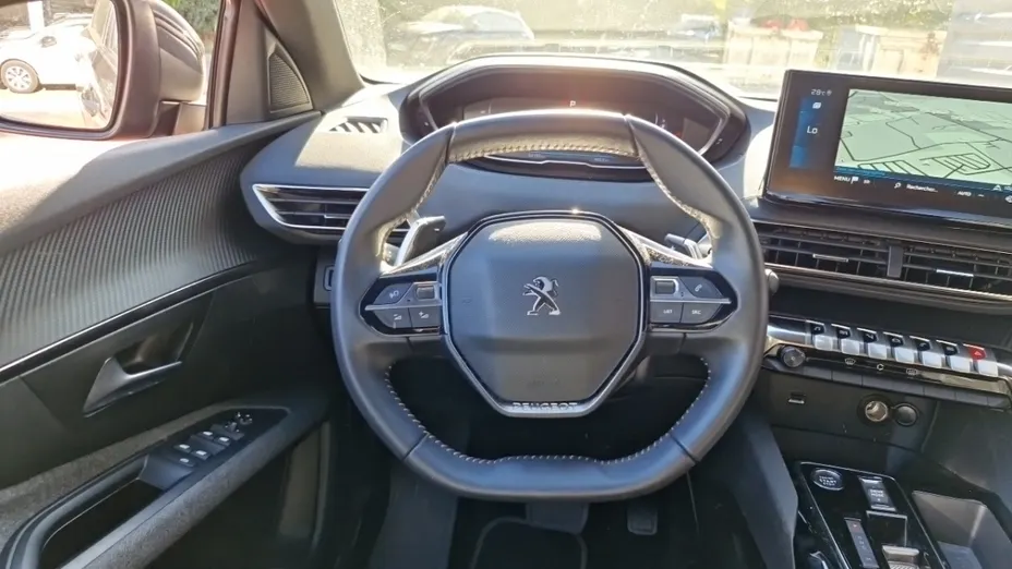 PEUGEOT 5008 -