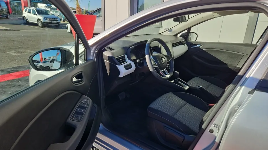 RENAULT Clio -