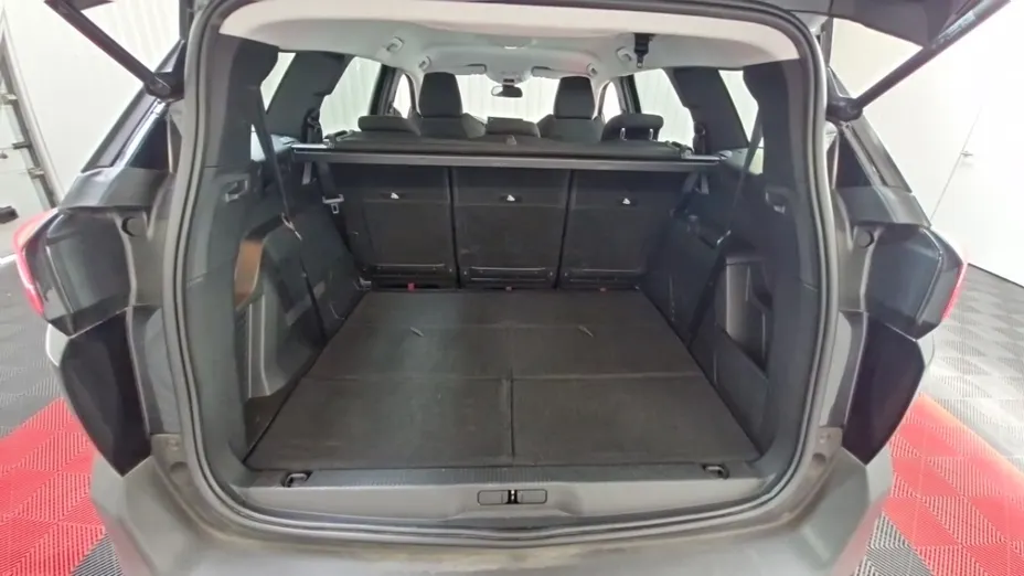 PEUGEOT 5008 -