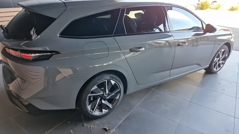 PEUGEOT 308 -