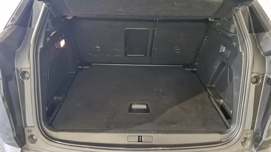 PEUGEOT 3008 -